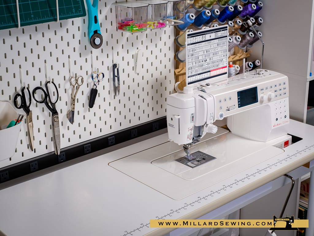 Elna eXcellence 720Pro in table #2494708101 With Insert Plate H