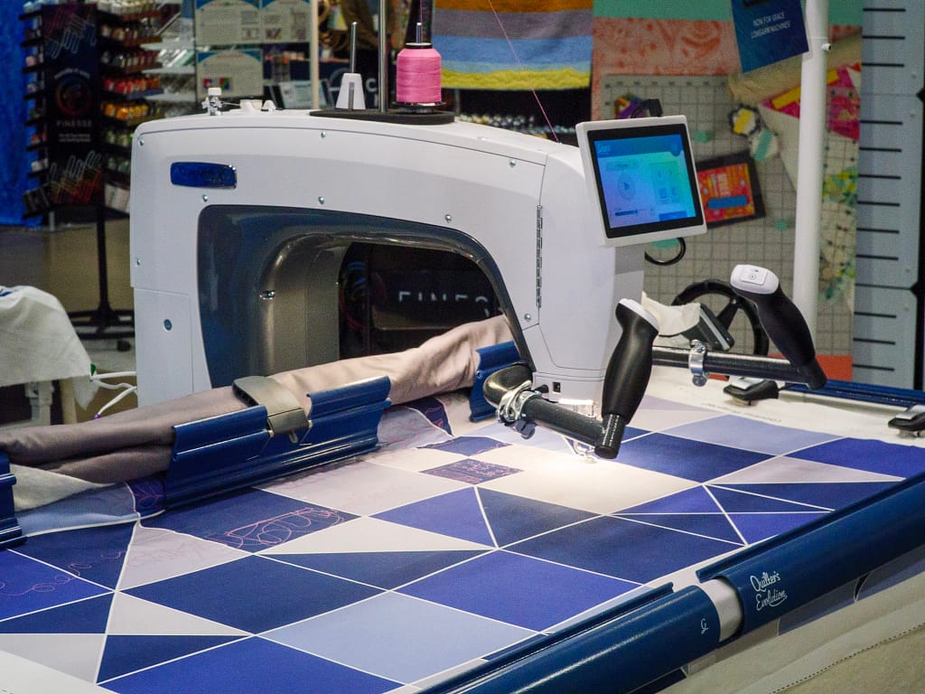 Grace Elite Series Longarm With Quilters Evolution Hoop Frame
