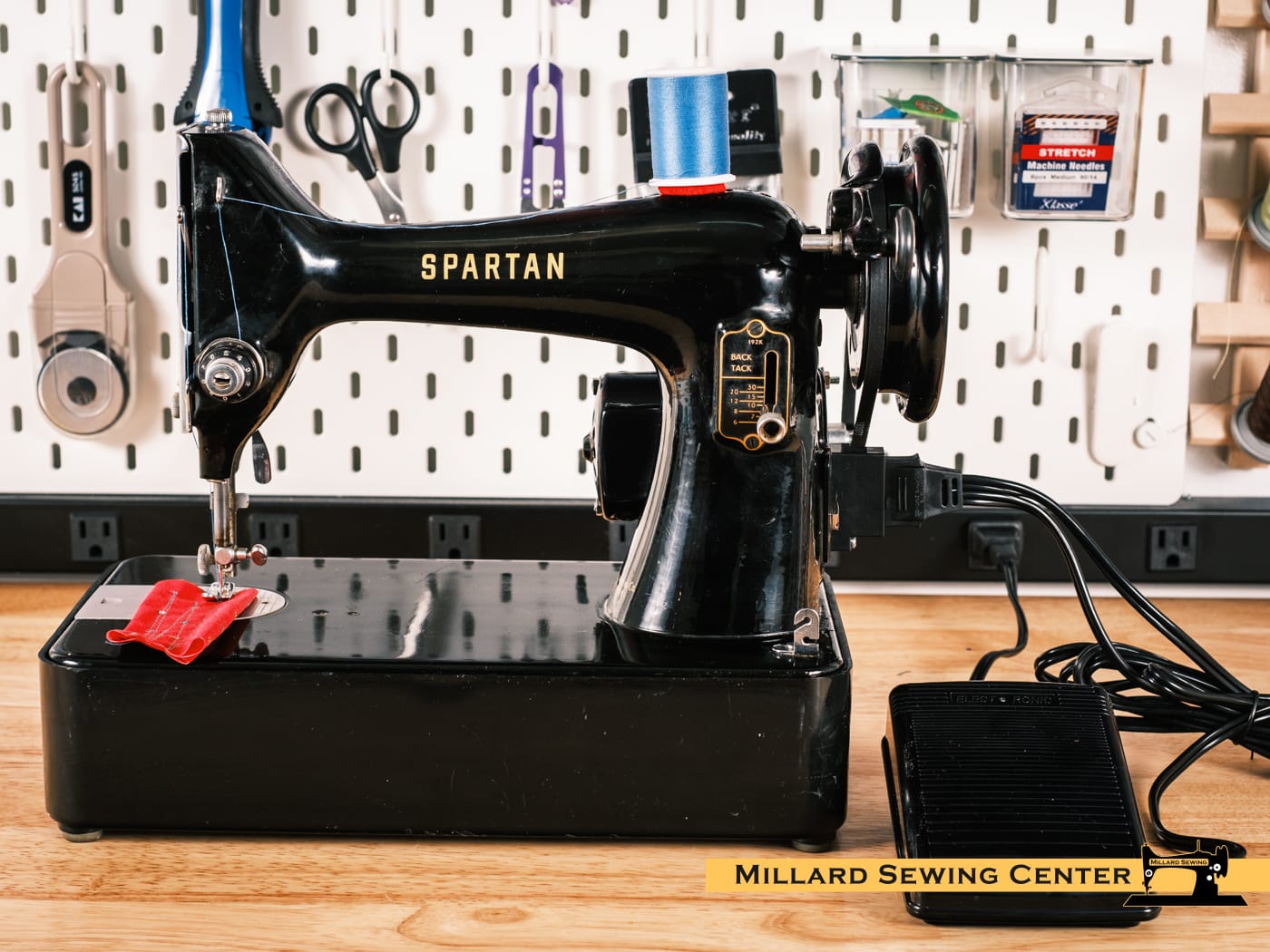 Singer Model 192K "Spartan" Sewing Machine (Pre Owned)