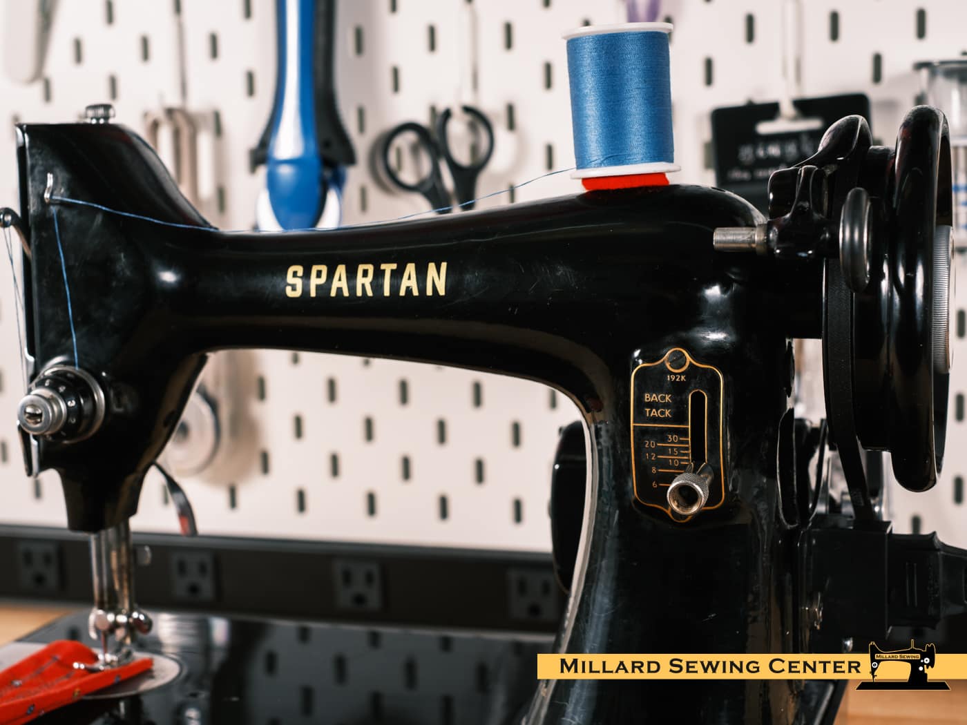 Singer Model 192K "Spartan" Sewing Machine (Pre Owned) - Image 8