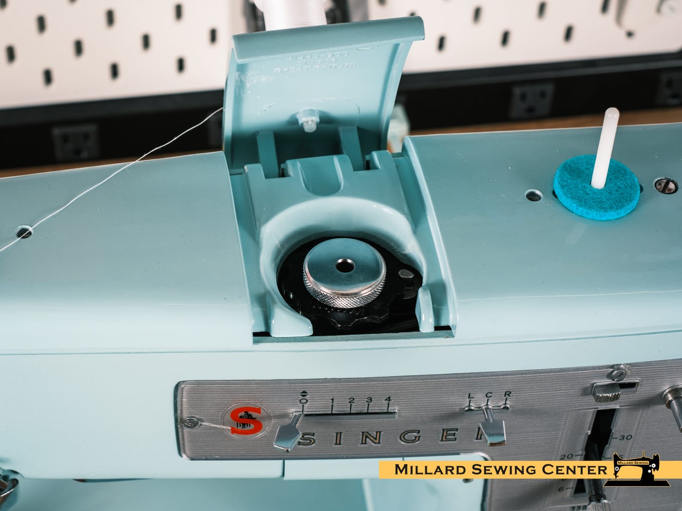 Singer Model 338 Sewing Machine (Pre Owned) - Image 7