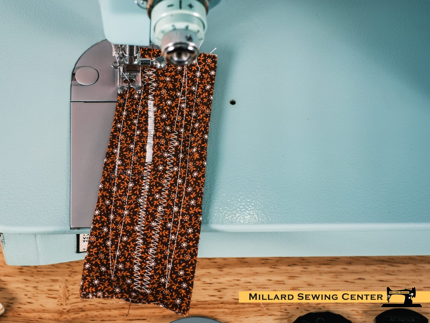 Singer Model 338 Sewing Machine (Pre Owned) - Image 6