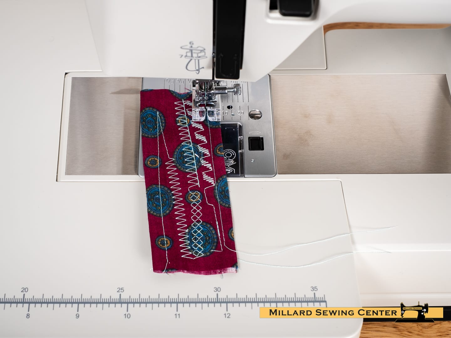 Necchi Q132A Mechanical Sewing Machine - Image 8