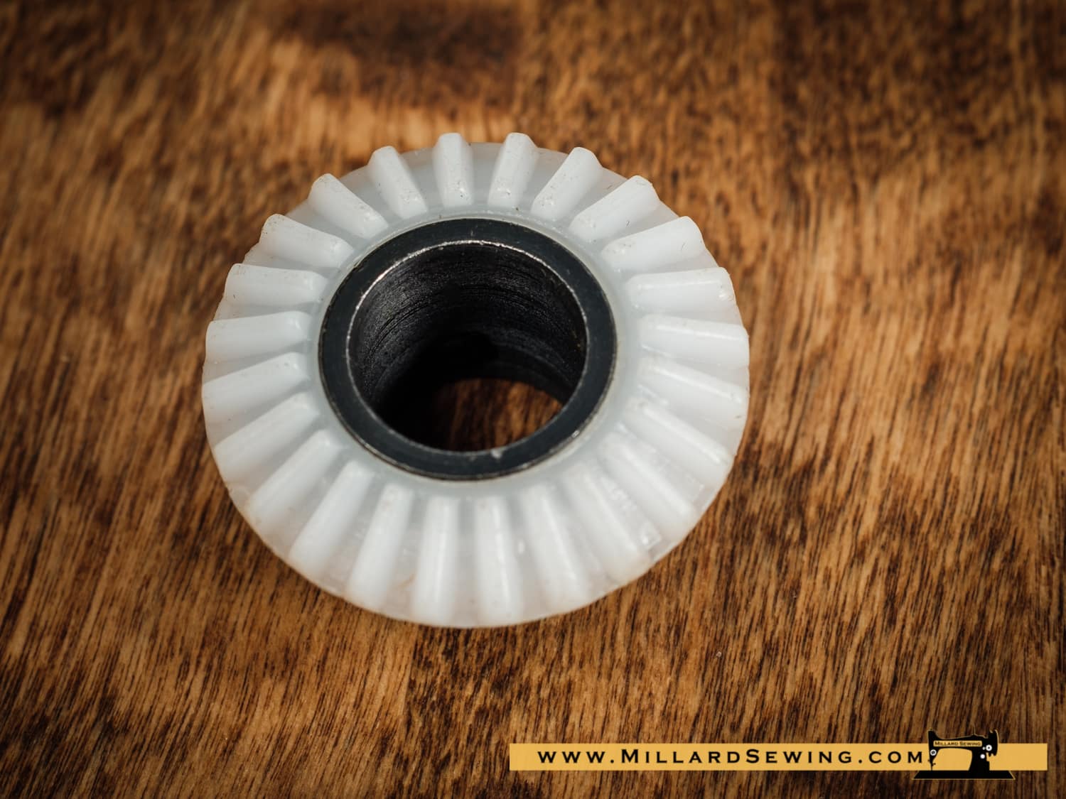 Upper Horizontal Shaft Gear For Singer Model 240-6100 Series Sewing Machines - Image 2