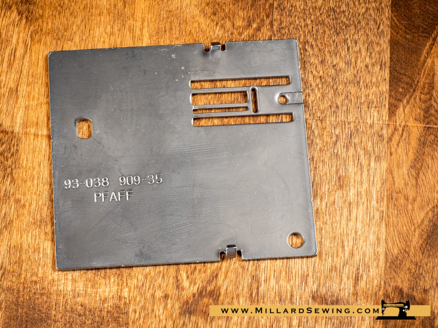 Needle Plate, Zig Zag for Pfaff 1000 Series Sewing Machines - Image 2