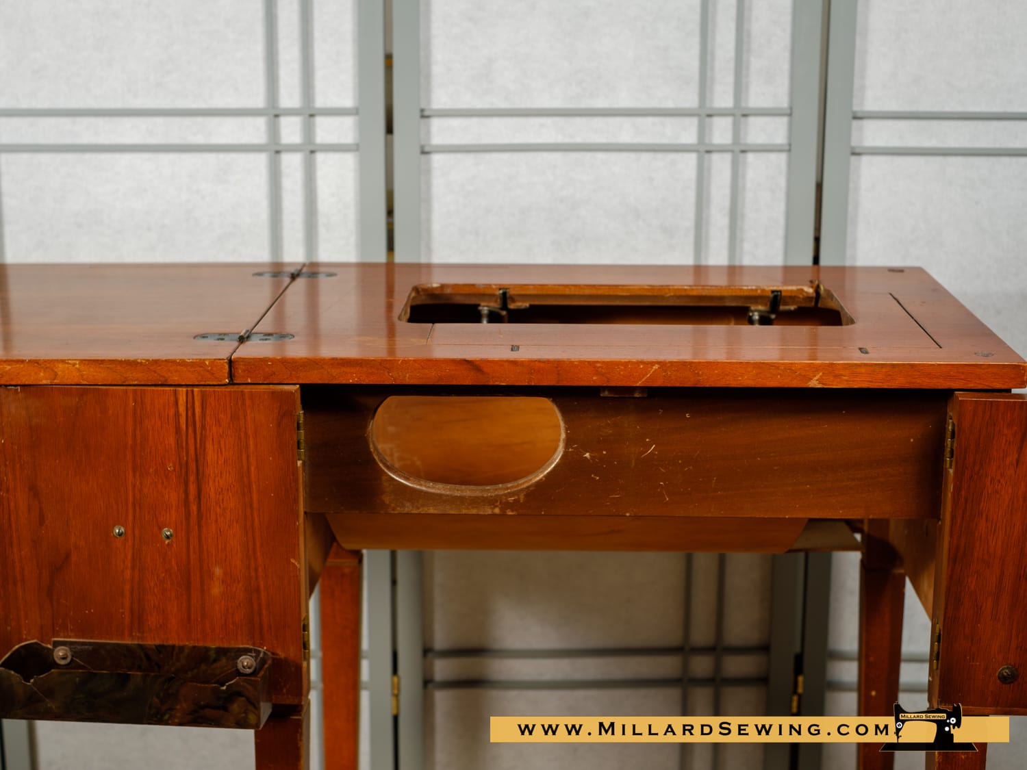 Sewing Machine Cabinet for Flat Bed Machines, Model 202 The Cosmopolitan By Pfaff - Image 5