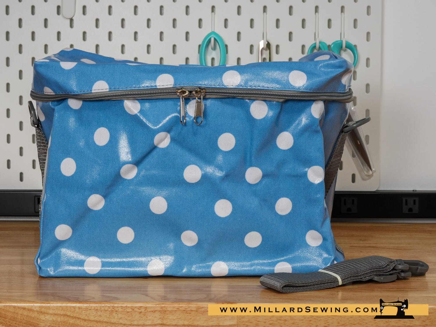 Portable Canvas Sewing Machine Carrying Case Bag, Derby Polka Dot by Janome