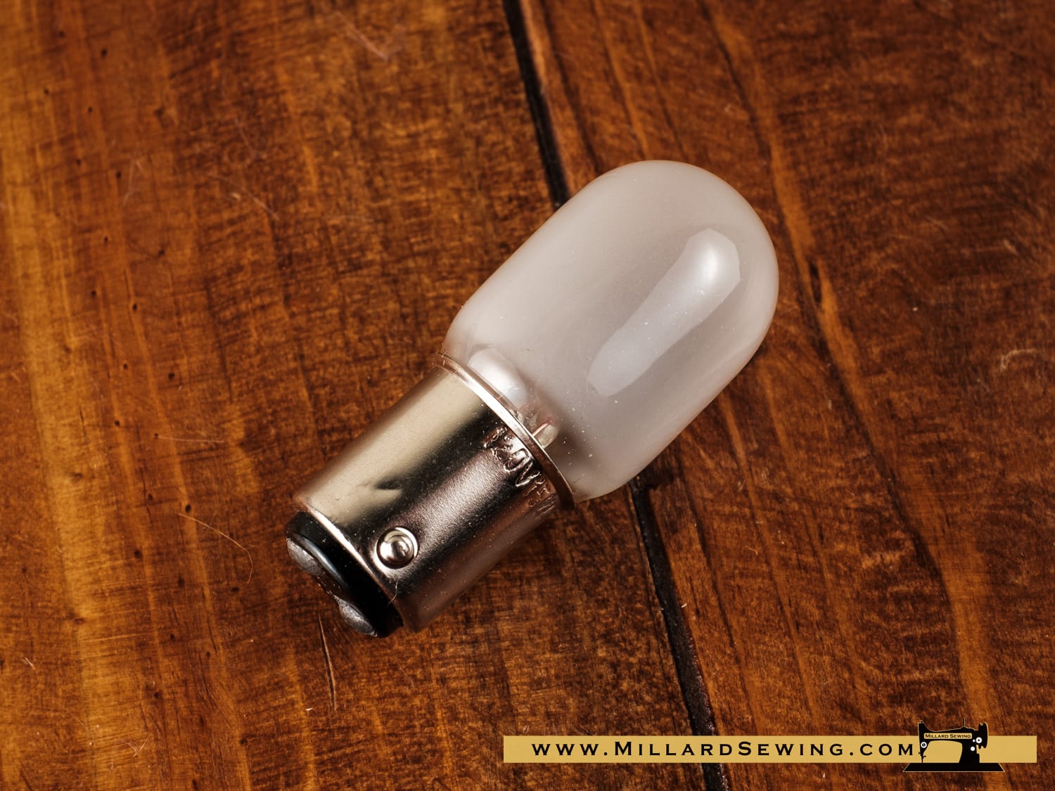 Light Bulb, 120V 9/16″ Bayonet Mount for Multiple Makes & Models of Sewing Machines - Image 2