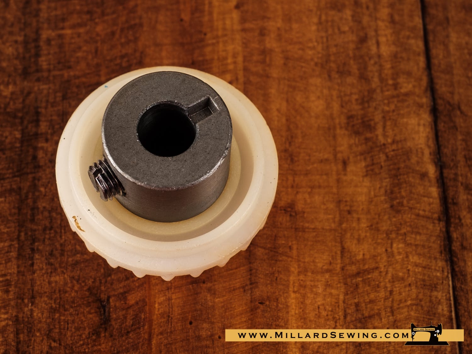 Gear, Vertical Shaft (Upper) for Singer Sewing Machines - Image 2