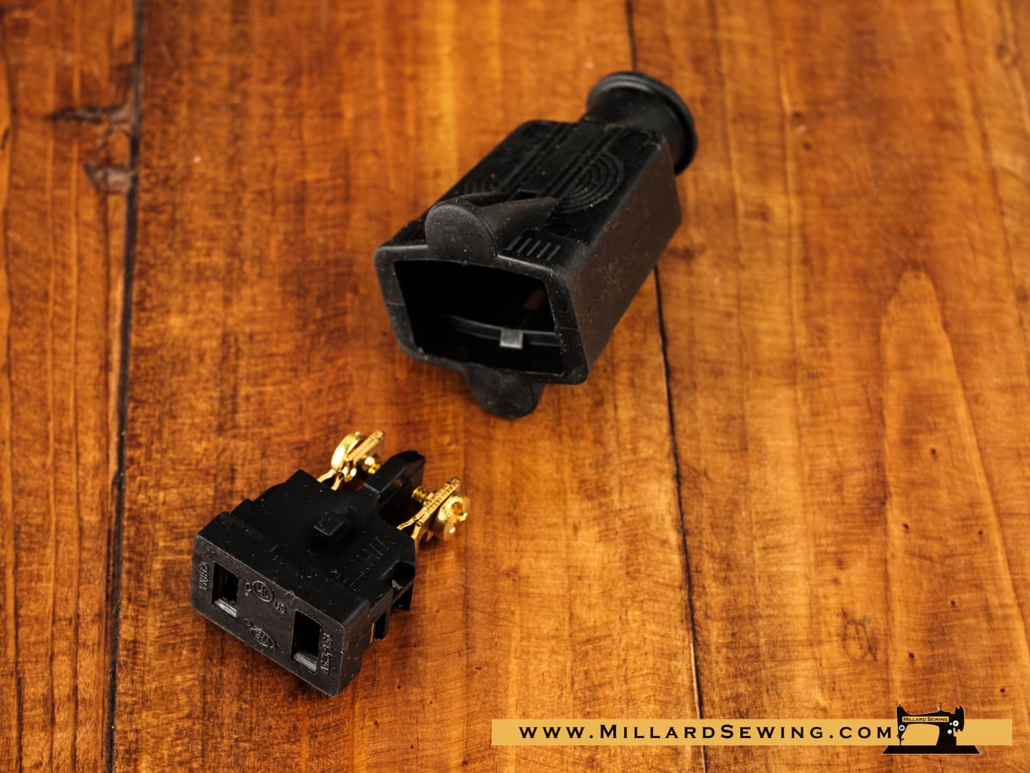 Rectangular Rubber Electrical Plug (Female)