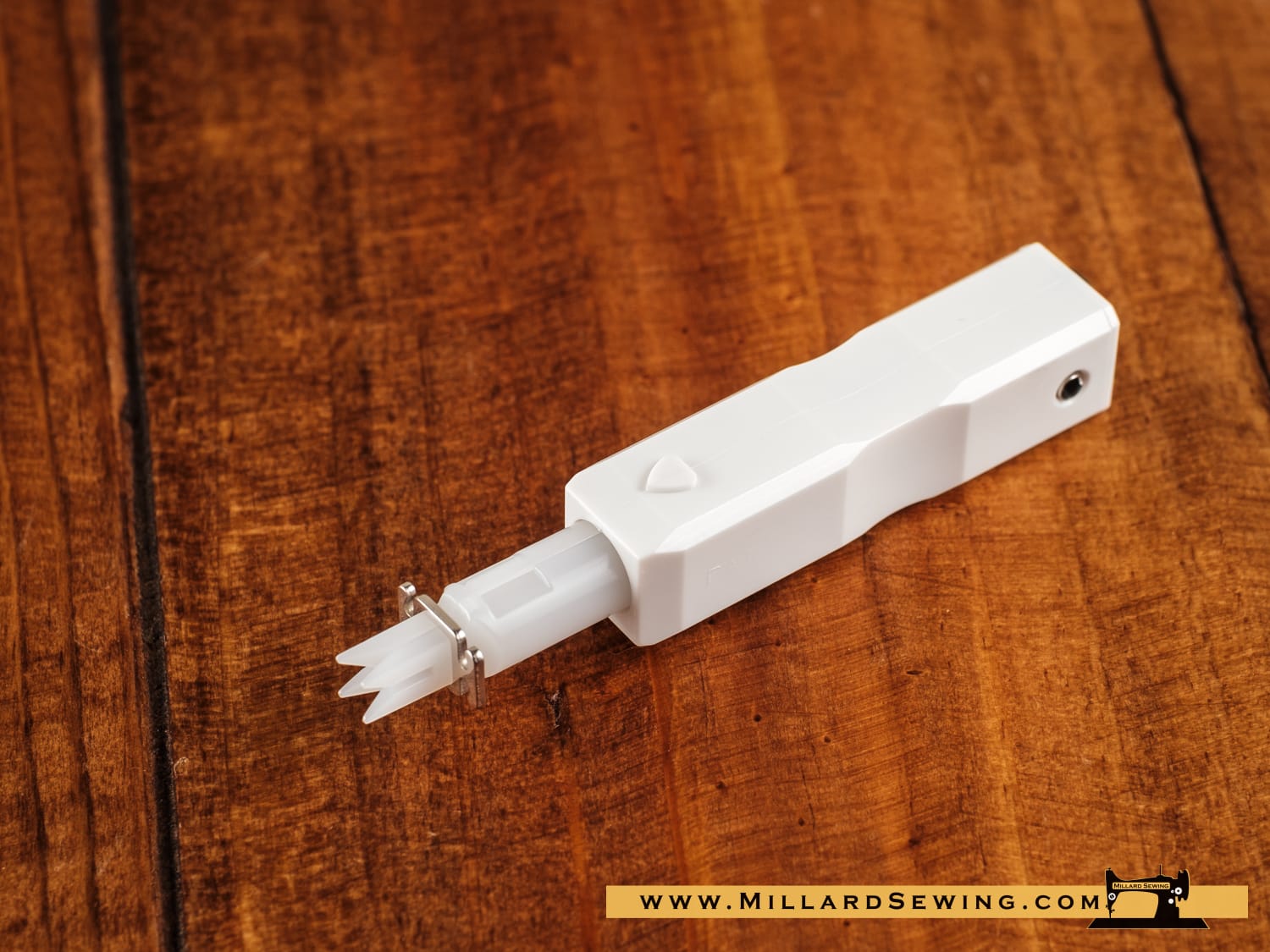 Needle Threader, with Magnetic End - Image 2