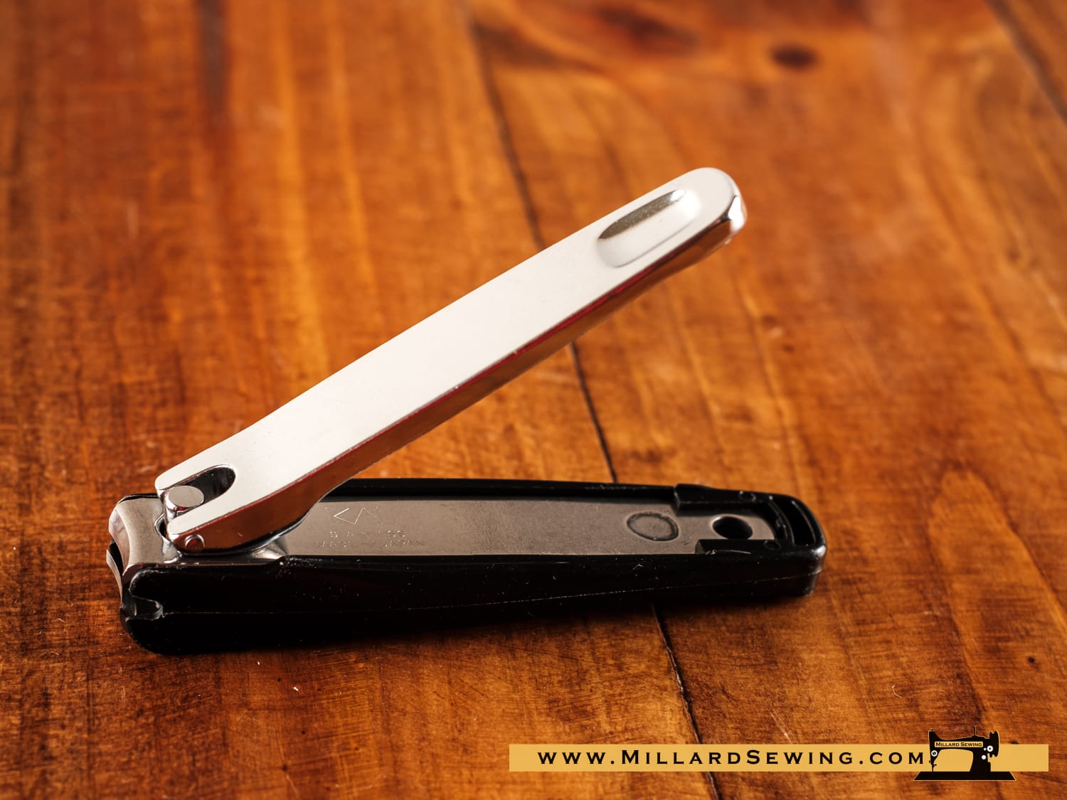 Nail Clipper, 3″ Travel Size w/ Built in Nail File by Kai - Image 2
