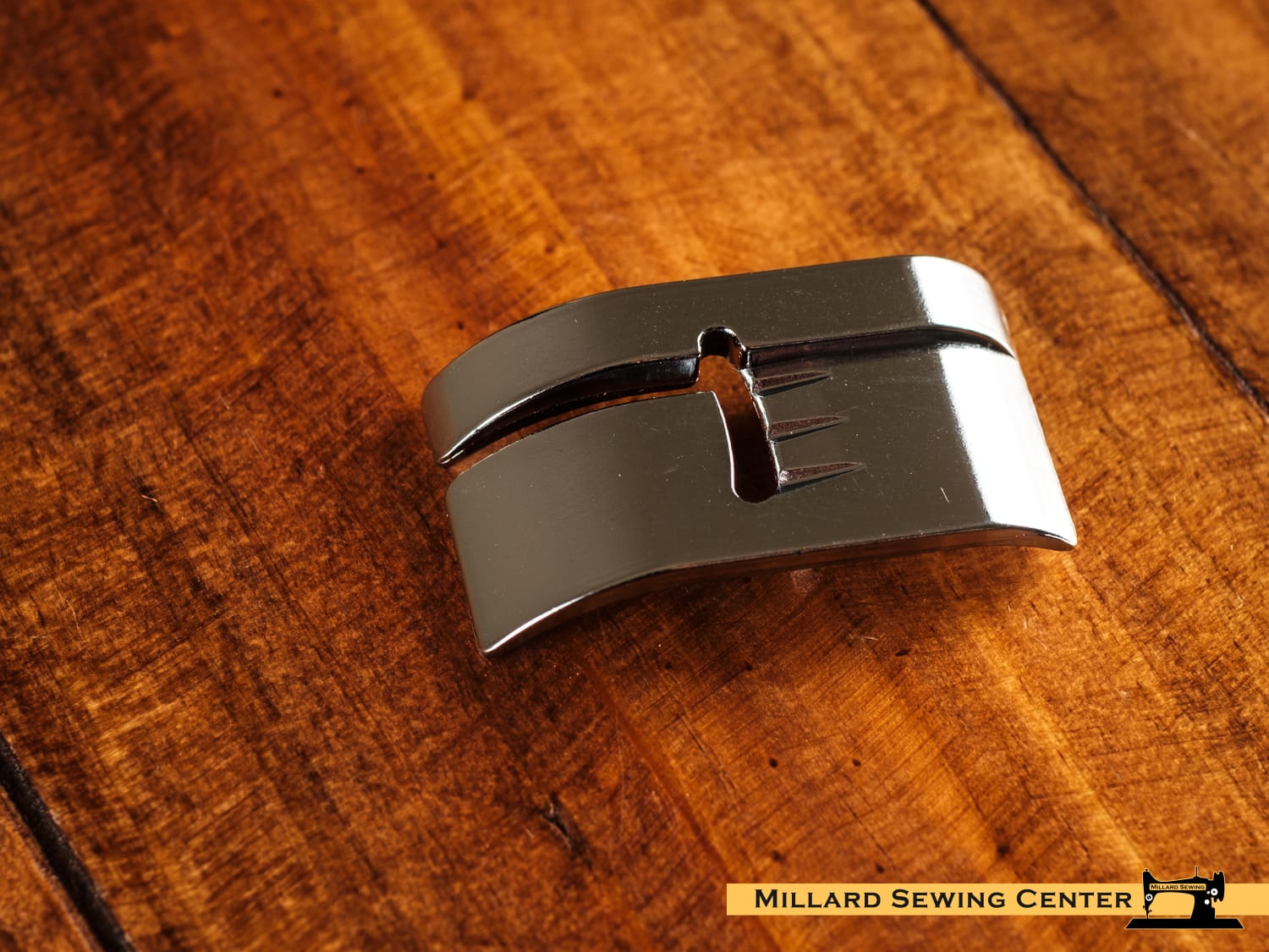 Bi-Level Foot (Right) for 9mm Width Elna & Janome Sewing Machines - Image 2