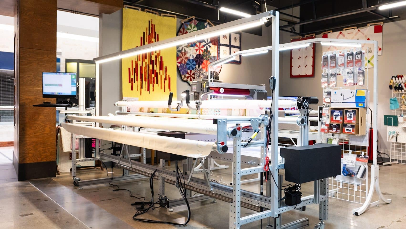 Innova M28 with Janome QM15 in background