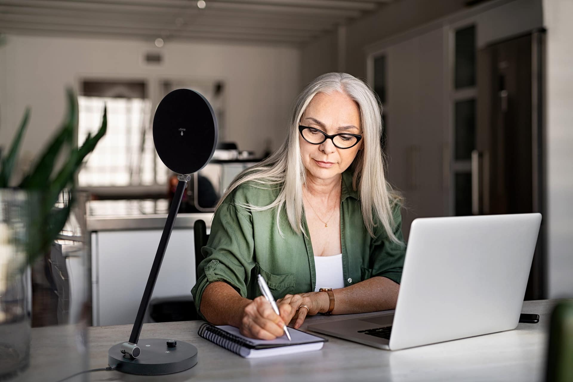 Task Lamp & Therapy Lamp, TriSun by Daylight - Image 3
