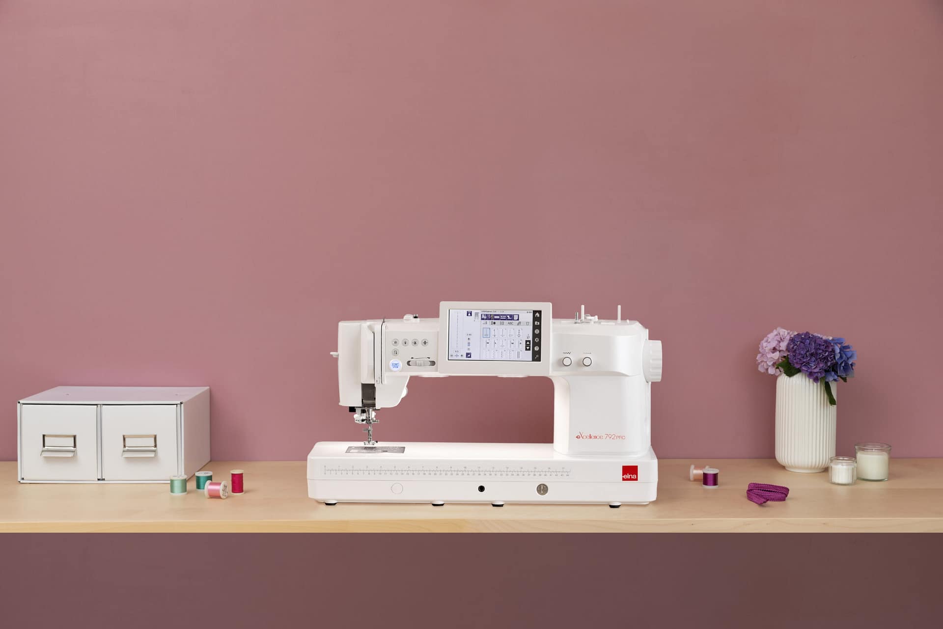 Elna eXcellence 792 PRO Premium Computerized Sewing Machine - Image 5