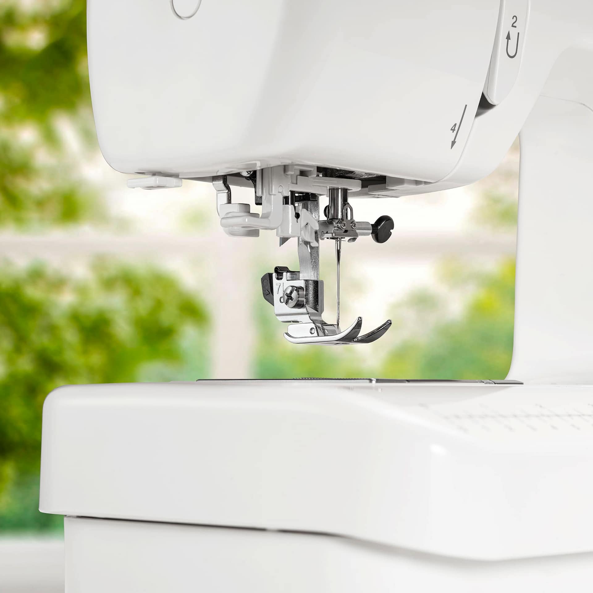 Elna eXplore 340S Mechanical Sewing Machine - Image 6