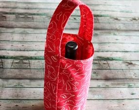 Wine Bag Pattern by Carolina Moore