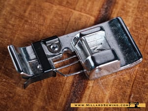 Overlock Foot โMโ For Snap-O-Matic Mount Elna, Husqvarna Viking, Janome/New Home, Kenmore, Necchi & Pfaff Sewing Machines