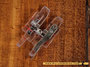 Guide Foot (Clear) 1/4 inch Right for Pfaff with IDT System