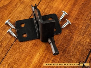 Cabinet hinge, inverted