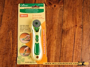 Rotary Cutter (28mm) with Soft Grip Handle by Clover