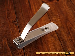 Nail Clipper, 4 1/4" w/Built in Nail File by Kai