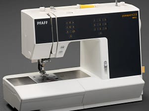 Pfaff Passport 2.0 Electronic Sewing Machine w/ Hard Cover -- Pre Owned