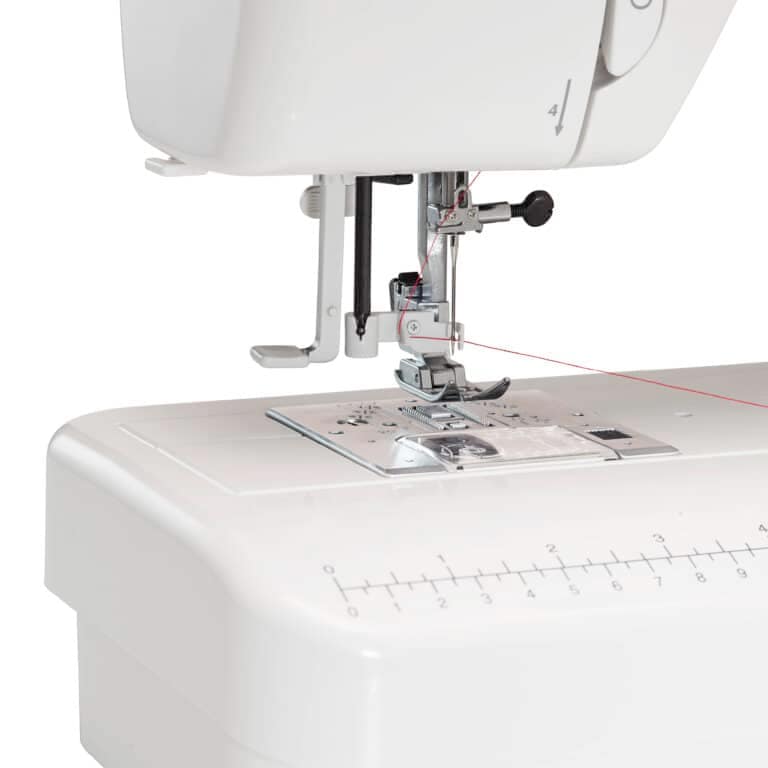 Elna eXplore 320S Mechanical Sewing Machine - Image 4